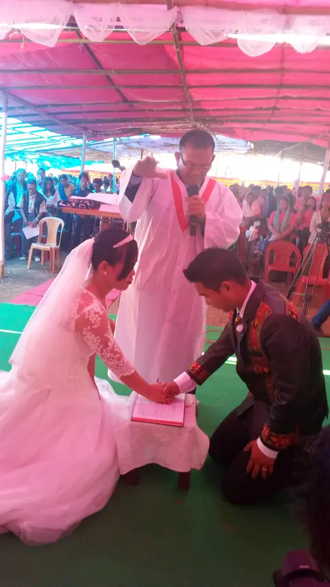 Robert weds Chong (Laloi B/C)